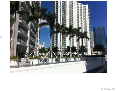 350 S Miami Ave - Photo Thumbnail 1