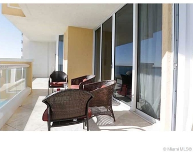 17875 Collins Ave - Photo Thumbnail 0