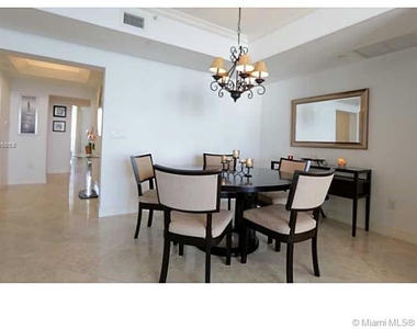 17875 Collins Ave - Photo Thumbnail 4