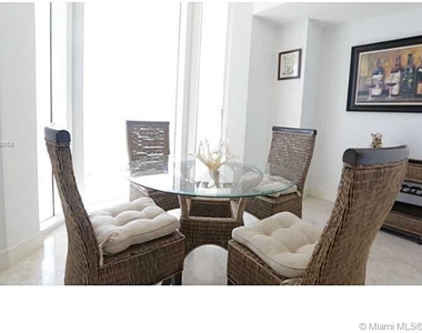 17875 Collins Ave - Photo Thumbnail 13