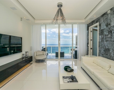 18101 Collins Ave - Photo Thumbnail 16