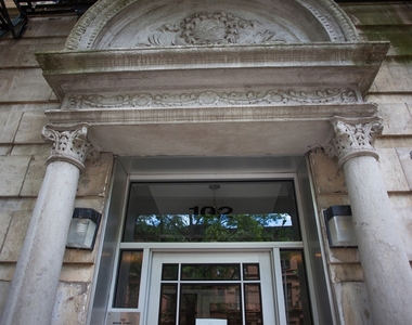 102 Macon Street - Photo Thumbnail 7