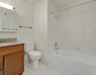 5140 South Hyde Park Boulevard - Photo Thumbnail 2