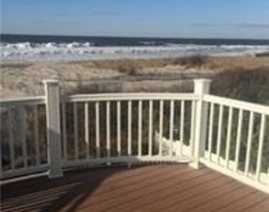 905 Oceanfront - Photo Thumbnail 13