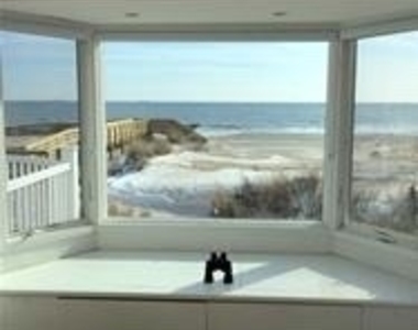 905 Oceanfront - Photo Thumbnail 8