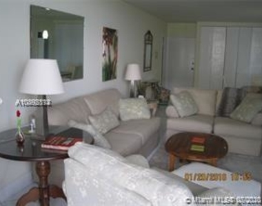 5005 Collins Ave - Photo Thumbnail 7