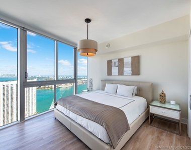 465 Brickell Ave - Photo Thumbnail 14