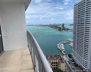 1750 N Bayshore Dr - Photo Thumbnail 5