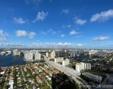 18975 Collins Ave - Photo Thumbnail 6