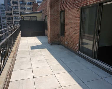 137 East 38th Street - Photo Thumbnail 2