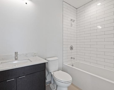 4747 North Ashland Avenue - Photo Thumbnail 13