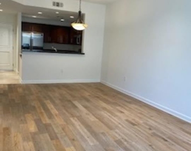 7100 Alvern St Apt 111 - Photo Thumbnail 8