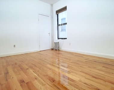 600 West 157th Street - Photo Thumbnail 3