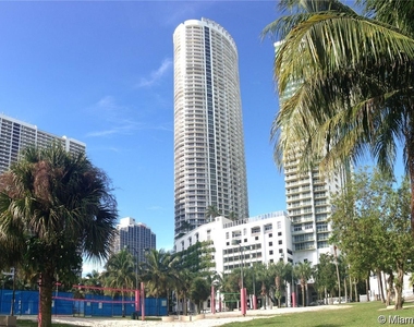 1750 N Bayshore Dr - Photo Thumbnail 8