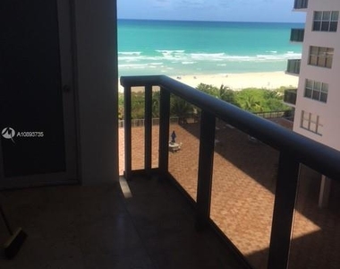 6039 Collins Ave - Photo Thumbnail 13