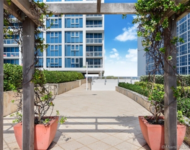 6899 Collins Ave - Photo Thumbnail 10