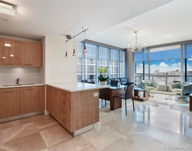 6899 Collins Ave - Photo Thumbnail 1