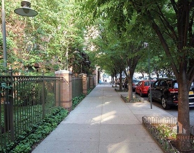 East 102nd Street - Photo Thumbnail 3