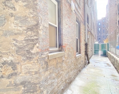 St Nicholas Place and 151st St. - Photo Thumbnail 6