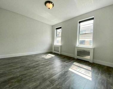 560 Lefferts Avenue - Photo Thumbnail 7