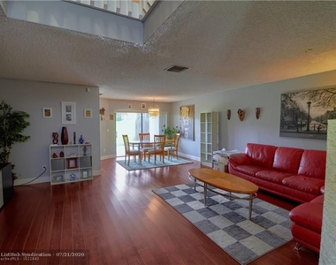 3613 Inverrary Blvd - Photo Thumbnail 6