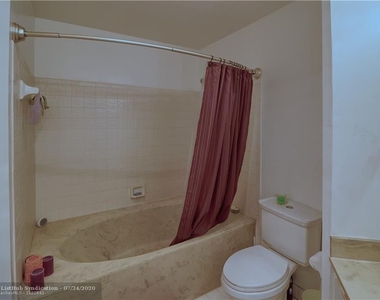 3613 Inverrary Blvd - Photo Thumbnail 22