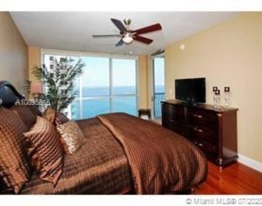 1750 N Bayshore Dr - Photo Thumbnail 6