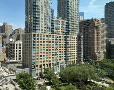 400 West 63rd Street - Photo Thumbnail 6