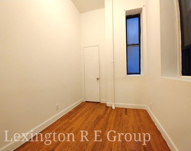 221 East 32nd Street - Photo Thumbnail 3