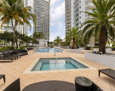 1050 Brickell Ave - Photo Thumbnail 14