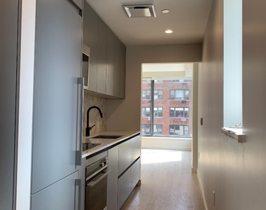 515 East 86th Street - Photo Thumbnail 1