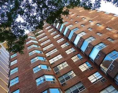 East 89th Street • Upper East Side - Photo Thumbnail 5