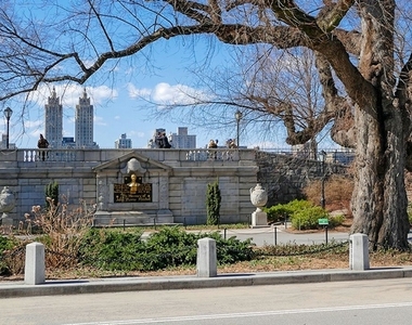 East 89th Street • Upper East Side - Photo Thumbnail 1