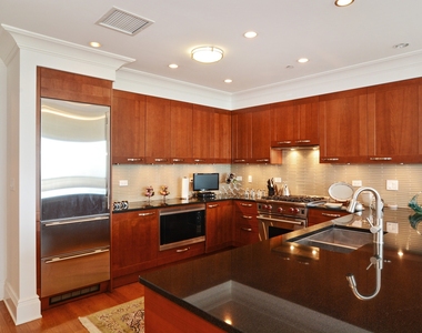 2550 Lakeview N Avenue #n901 - Photo Thumbnail 4