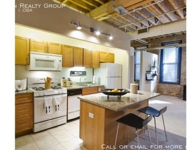 1350 North Wells St. - Photo Thumbnail 4