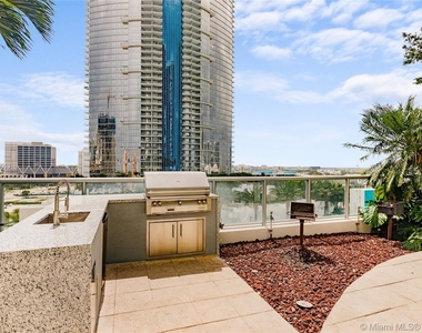 888 Biscayne Blvd Apt 1803 - Photo Thumbnail 18