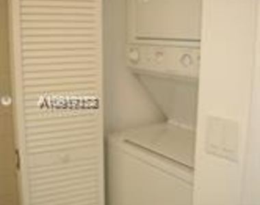 888 Biscayne Blvd Apt 5104 - Photo Thumbnail 10