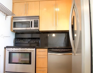 1610 Lenox Ave Apt 316 - Photo Thumbnail 1