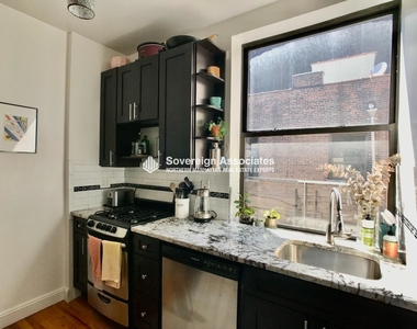 211 West 108th Street - Photo Thumbnail 2