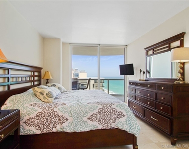 6365 Collins Ave - Photo Thumbnail 9