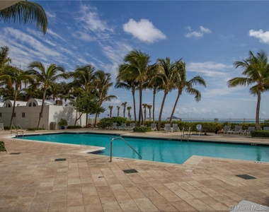 6365 Collins Ave - Photo Thumbnail 19