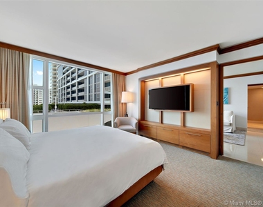 6801 Collins Ave - Photo Thumbnail 10