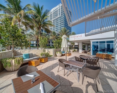 6801 Collins Ave - Photo Thumbnail 27