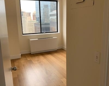 347 West 57th Street - Photo Thumbnail 5