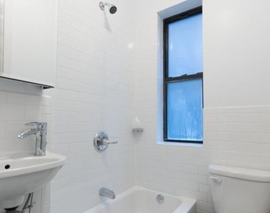 212 East 87 Street - Photo Thumbnail 5