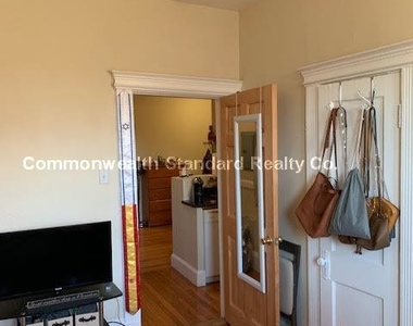 38 Hemenway - Photo Thumbnail 9