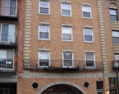 452 Hanover St - Photo Thumbnail 3