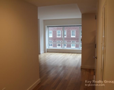 135 Clarendon St. - Photo Thumbnail 13