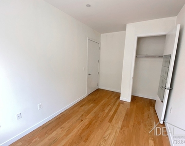 924 Metropolitan Avenue - Photo Thumbnail 4