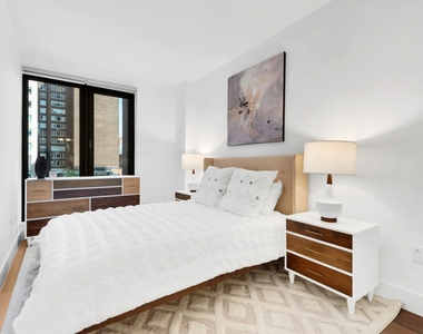 227 Lexington Avenue - Photo Thumbnail 1